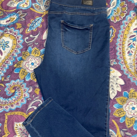 Pull-On Stretch Jeans - Picture 3 of 7